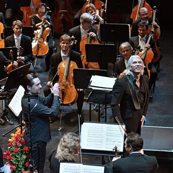 Дмитрий Хворостовский на концерте. Фото Скриншот Instagram: hvorostovsky