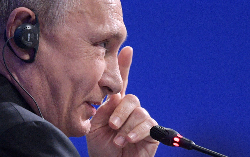 Президент высмеял отношение западных стран к России
