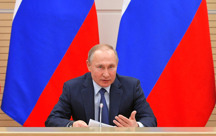 Путин одобрил идею сделать день голосования по поправкам в Конституцию выходным