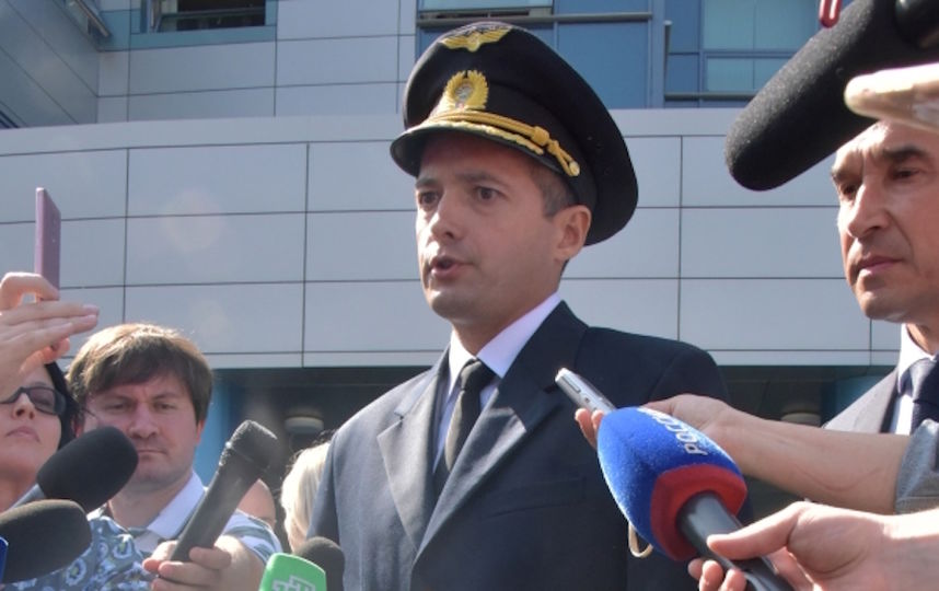 Путин присвоил звания Героев России пилотам самолёта, севшего на кукурузном поле