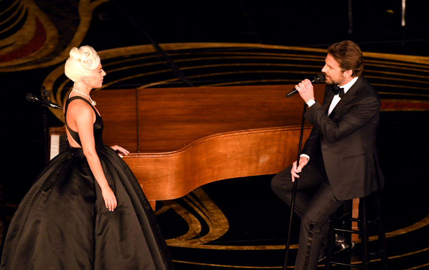 Леди Гага и Брэдли Купер на церемонии вручения кинопремии "Оскар". Фото Getty