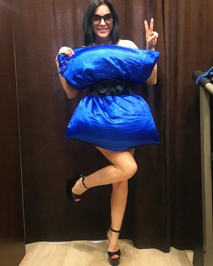 Флешмоб #pillowchallenge и #quarantinepillowchallenge. Фото Скриншот Instagram/_katerinka6016_