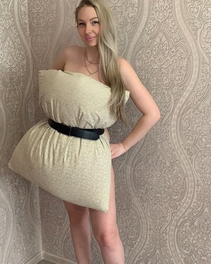 Флешмоб #pillowchallenge и #quarantinepillowchallenge. Фото Скриншот Instagram/kalininamommy