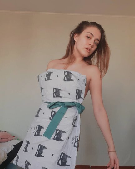 Флешмоб #pillowchallenge и #quarantinepillowchallenge. Фото Скриншот Instagram/livingrog