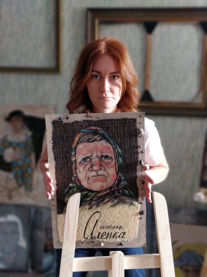 Катерина Нежурина и её картины. Фото Тамара Воробьёва