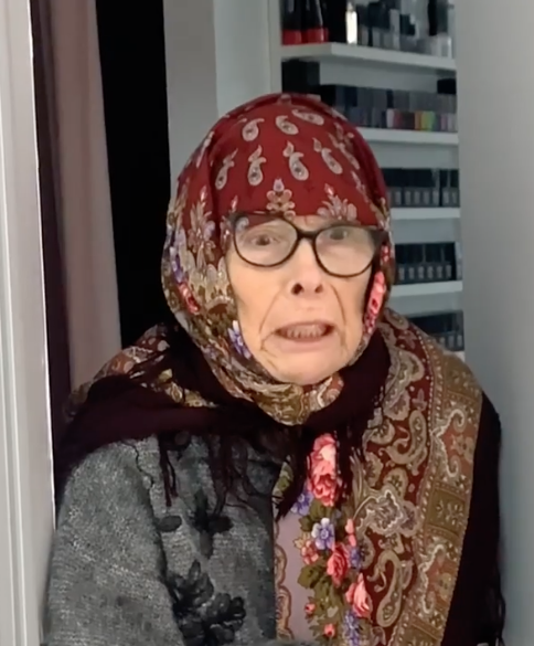 Бабка в исполнении Ольги частенько порицает взбалмошную Киприяновну. Фото Скриншот instagram/kipriyanovna/