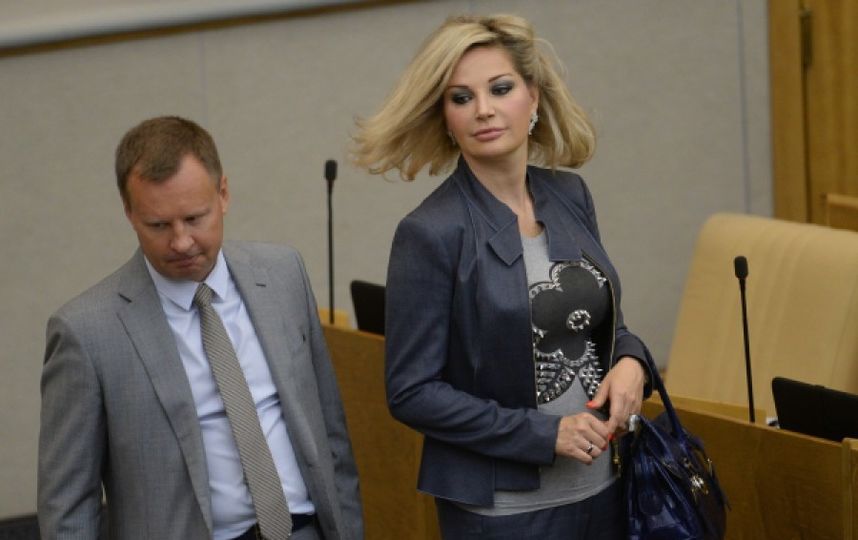 Денис Вороненков с женой Марией Максаковой. Фото РИА Новости