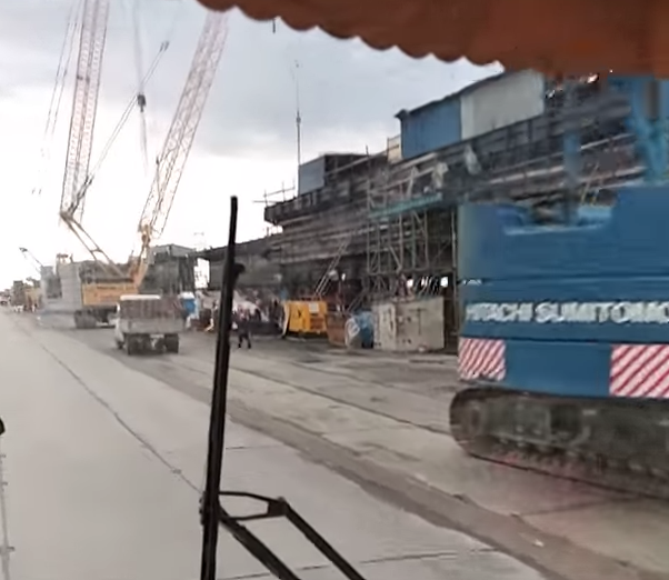 В Керченский пролив обрушился пролёт Крымского моста. Фото Скриншот , Скриншот Youtube