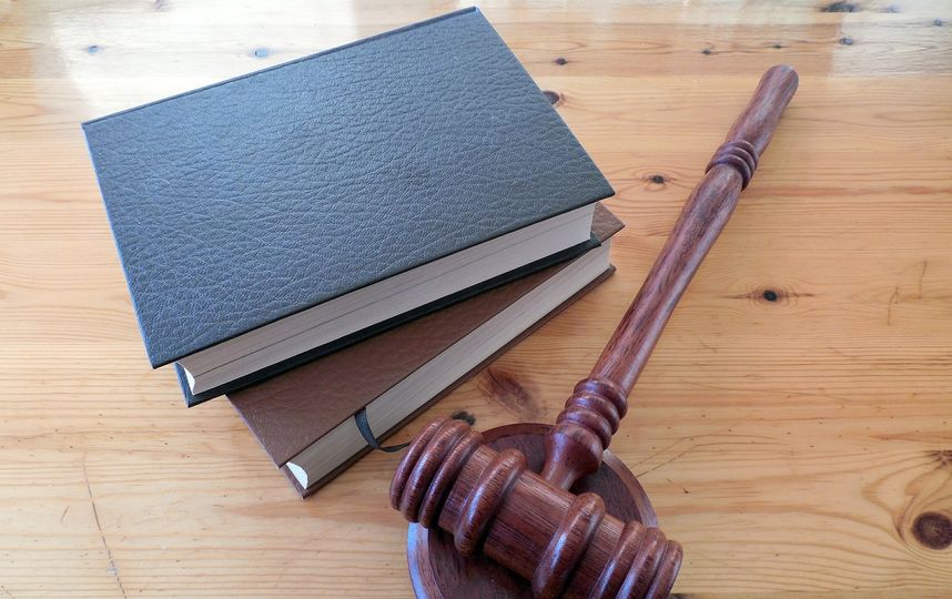 Решение об отмене уголовного преследования судья может принять не только во время рассмотрения дела у него в суде с обвинительным заключением, но и на стадии возбуждения дела. Фото Pixabay