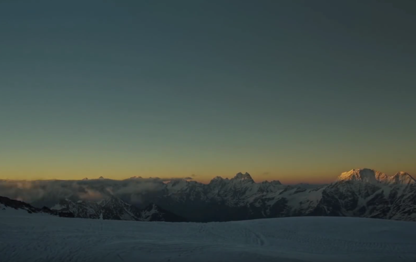 Эльбрус. Фото скриншот: youtube.com/watch?v=aMkulHcZ1mc