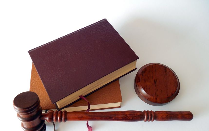 Решение об отмене уголовного преследования судья может принять не только во время рассмотрения дела у него в суде с обвинительным заключением, но и на стадии возбуждения дела. Фото Pixabay