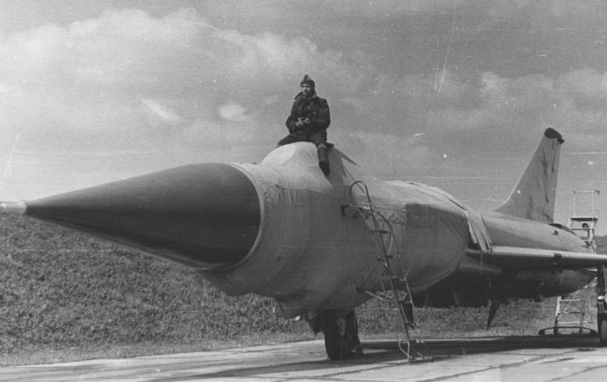 А это мой пост – 40 лет назад я охранял Су-15. Фото Читатель Metro Алексей.