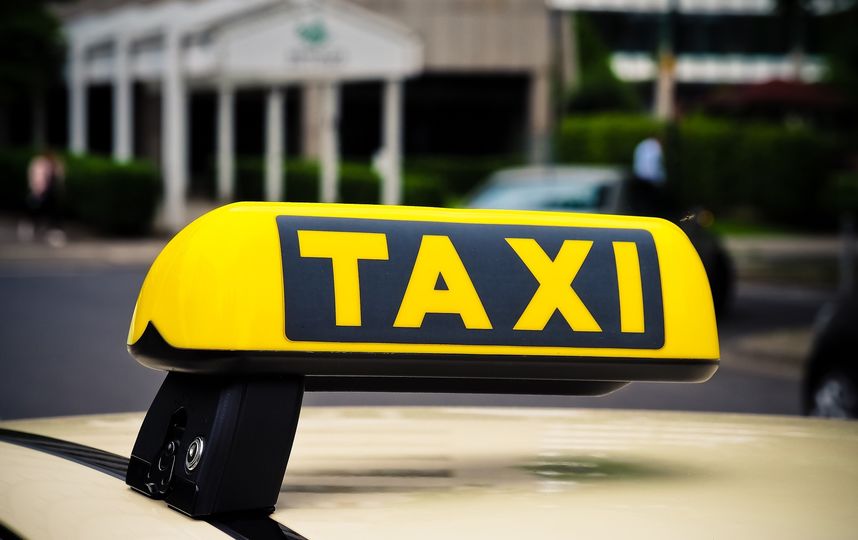 Госдуме предложили законодательно защитить пассажиров такси