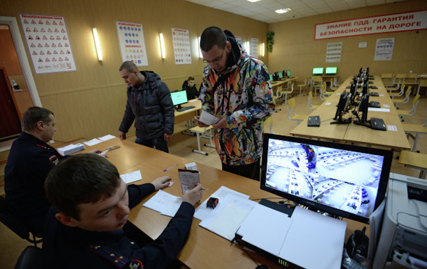 ГИБДД внесёт изменения в теоретическую часть экзамена на права