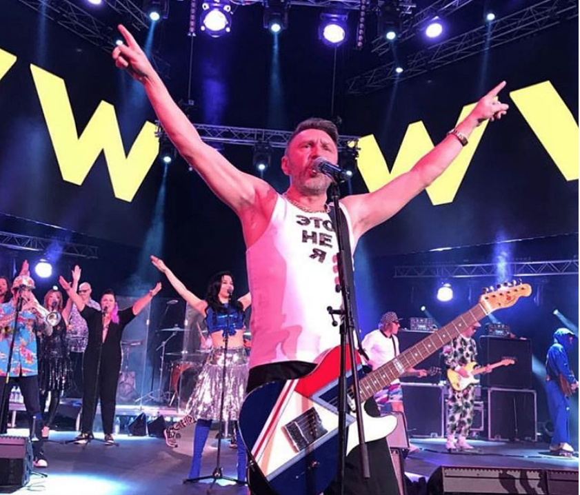 Группировка "Ленинград" открыла LIVEFEST в Сочи
