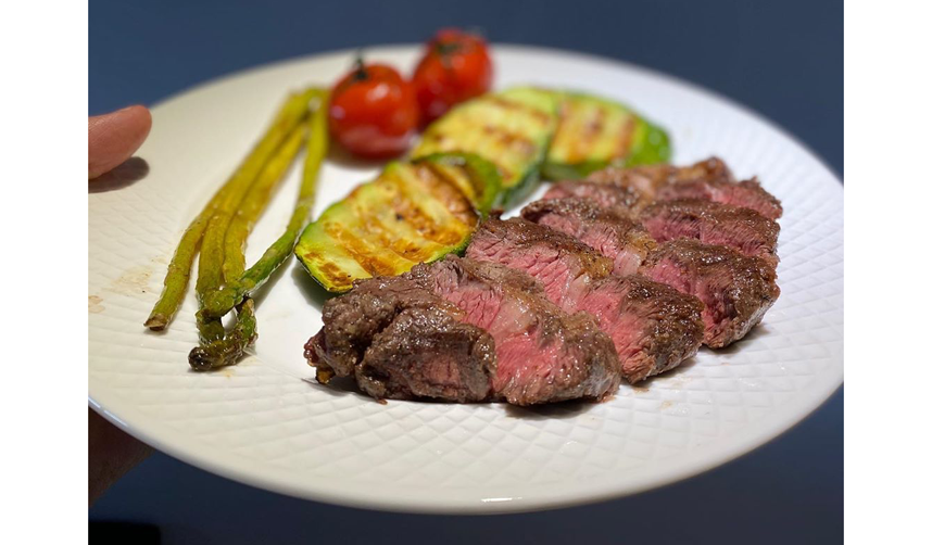 Говяжий стейк. Фото instagram.com/alexhomekitchen