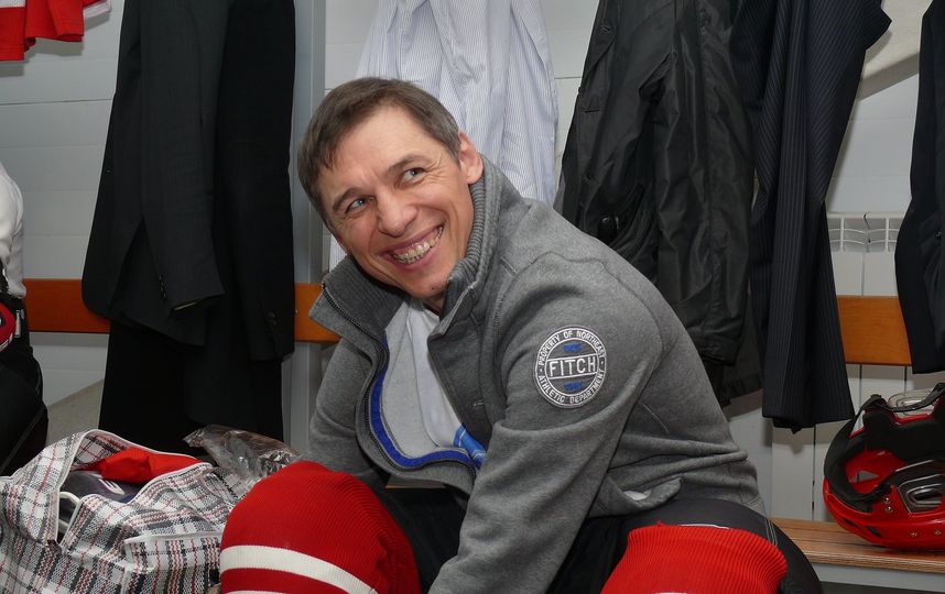Конкурент Путина из Костромы тоже любит играть в хоккей