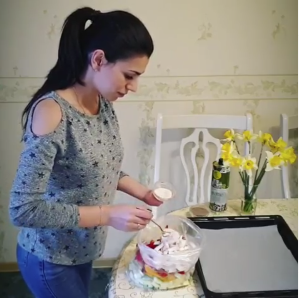 Кулинарный блог женщины без пальцев на руке набрал почти миллион подписчиков в Instagram