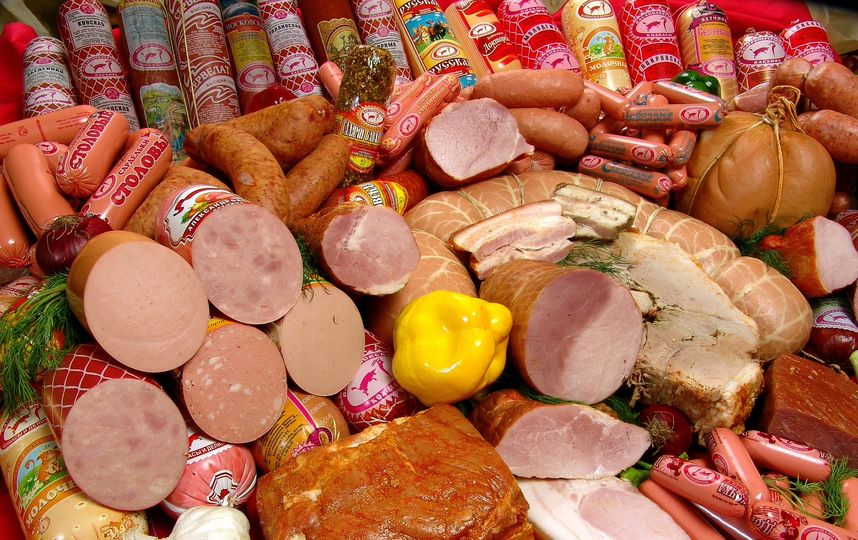Курица и крахмал вместо говядины и свинины: экспертиза "Докторской" колбасы
