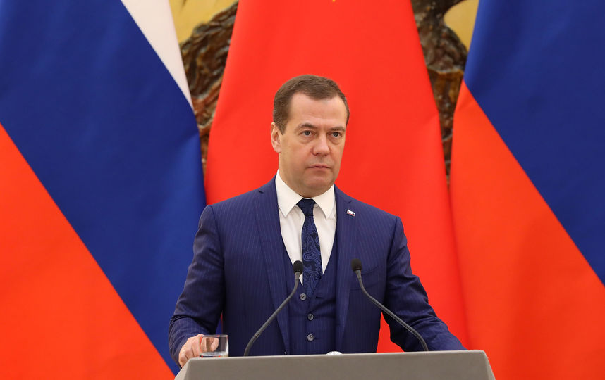 Медведев высказался за четырёхдневную рабочую неделю