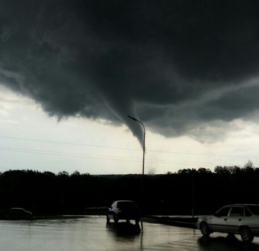 Ураган (смерч) в Татарстане. 1 июня 2017 года. Фото Instagram/ekaterina_saveleva_nhk