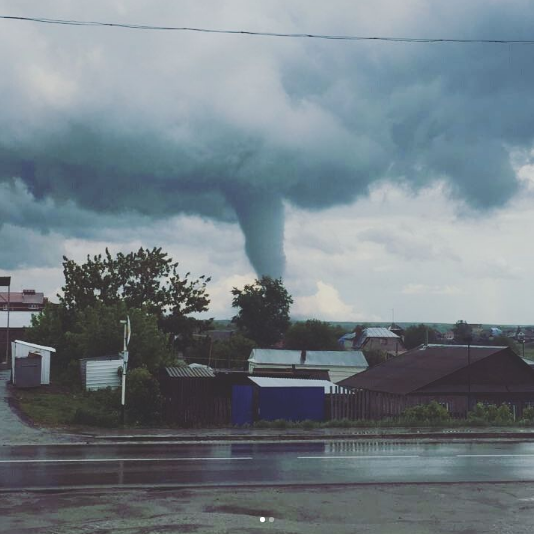 Ураган (смерч) в Татарстане. 1 июня 2017 года. Фото Instagram/makar_uhar