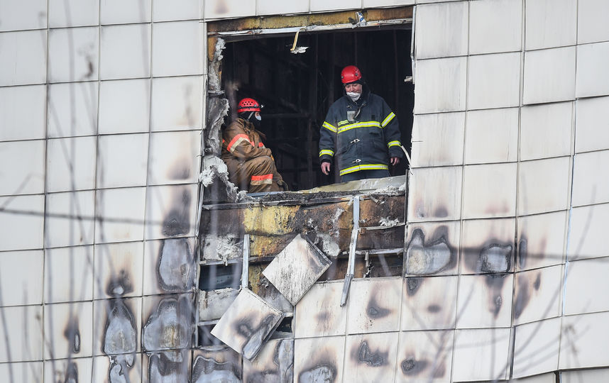 В Кемерово 25 марта произошёл пожар в ТЦ "Зимняя вишня". Фото AFP