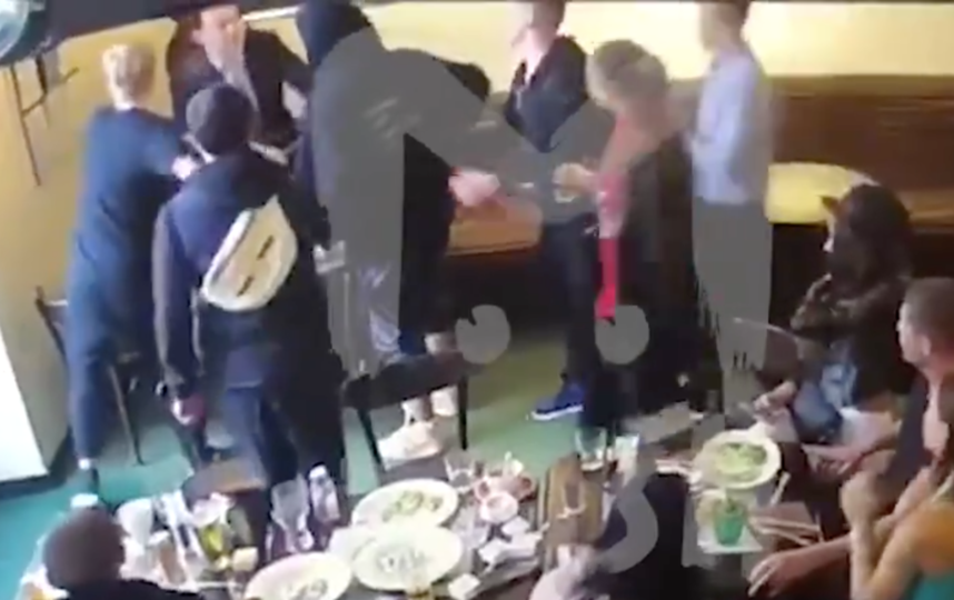 Скриншот видео. Фото twitter.com/BreakingMash.
