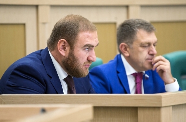 Рауфу Арашукову предъявили обвинение по трём статьям УК РФ. Фото РИА Новости