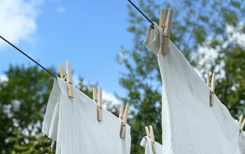 Хлопчатобумажное постельное бельё и полотенца рекомендуется стирать при температуре от 60 до 90 градусов. Фото Pixabay