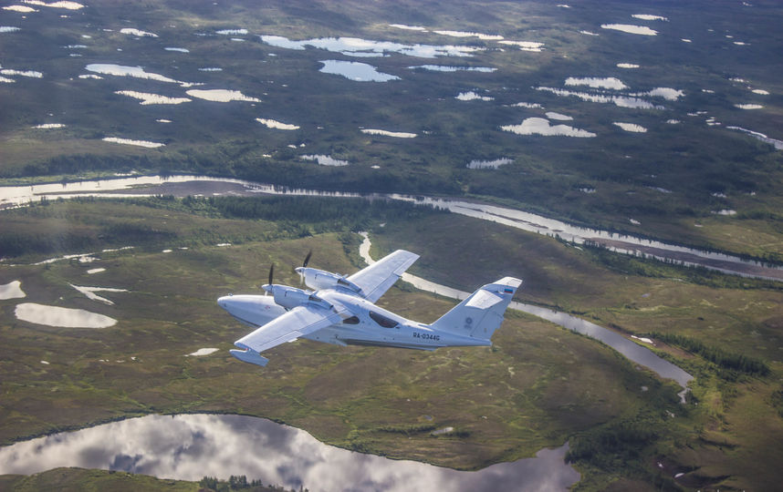 Участники экспедиции летели над Арктикой на малой высоте. Фото Олег Атьков, Предоставлено организаторами
