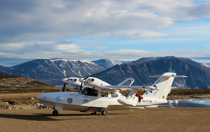 Участники экспедиции летели над Арктикой на малой высоте. Фото Олег Атьков, Предоставлено организаторами