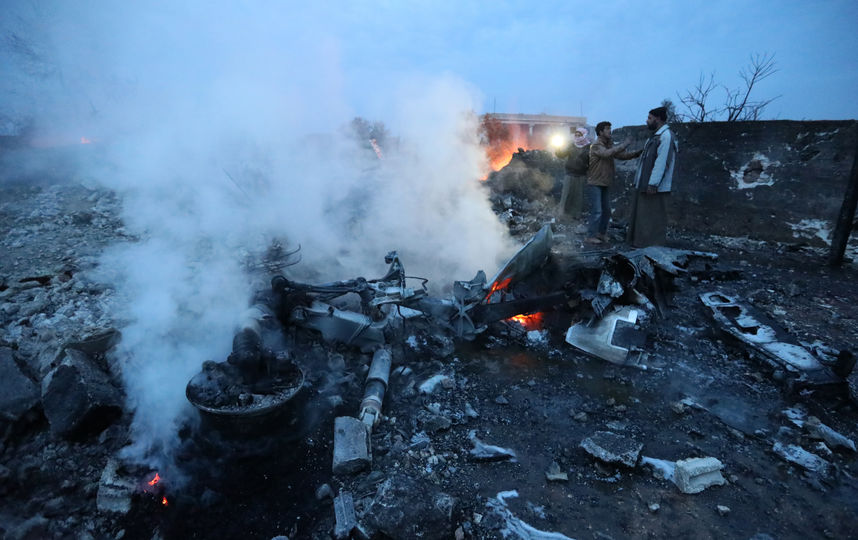Российский штурмовик Су-25, который сбили террористы. Роман Филипов успел катапультировался, он принял бой на земле. Фото AFP