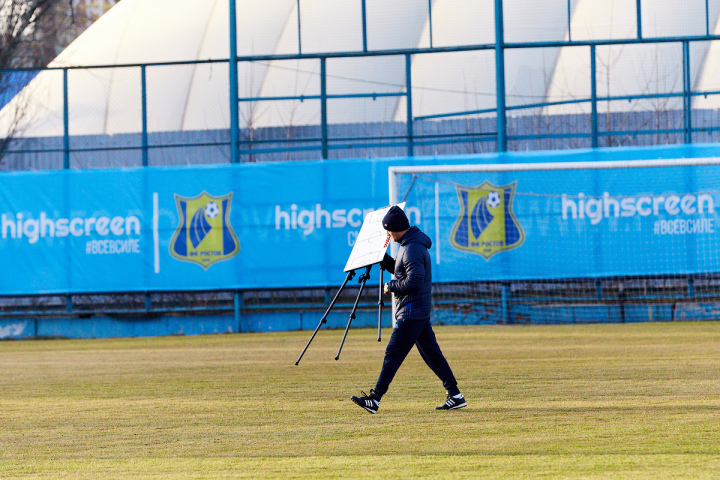 Тренировка футболистов "Ростова" перед матчем с "Манчестер Юнайтед". Фото fc-rostov.ru