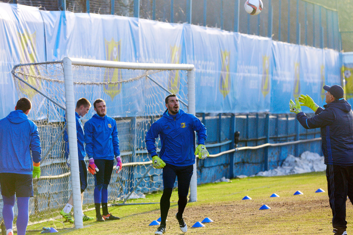 Тренировка футболистов "Ростова" перед матчем с "Манчестер Юнайтед". Фото fc-rostov.ru