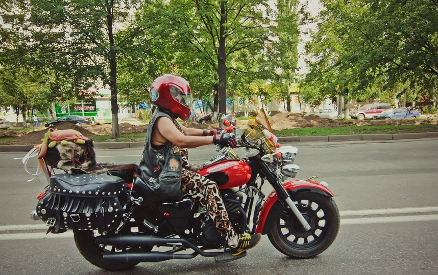 Севастьяна Самородок на байке Yamaha-125. Фото из личного архива Севастьяны Самородок