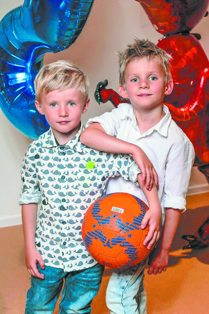 Женя (5 лет) и Юра (5 лет). Фото предоставлено родителями