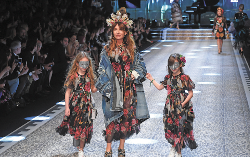 "Рублёвские жёны" в Милане. Фото vogue.com/fashion-shows