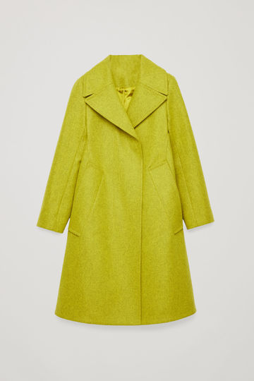 COS 19 000 – 19 500 руб. Фото Предоставлено брендом