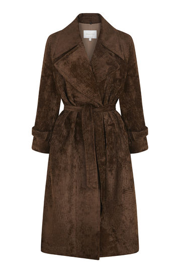 Слева направо: Beatrice.b  43 300 – 44 000 руб., Zara  5999 – 6500 руб., s.Oliver   15 499 – 16 000 руб. Фото Предоставлено брендом