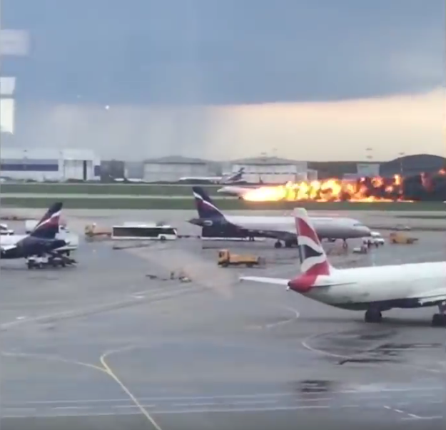 Трагедия в Шереметьево. Фото скриншот: youtube.com/watch?v=bta7_M-EY30