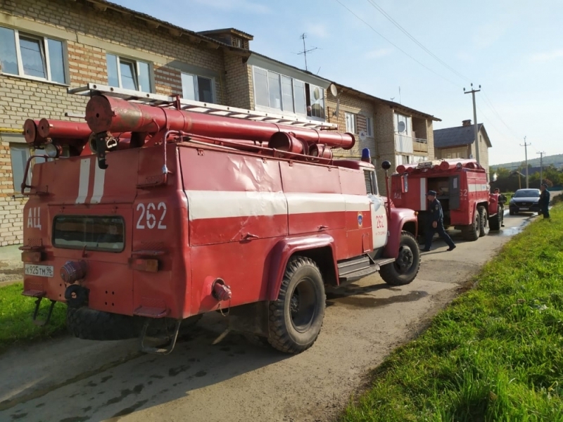 При пожаре в Свердловской области погибли двое детей