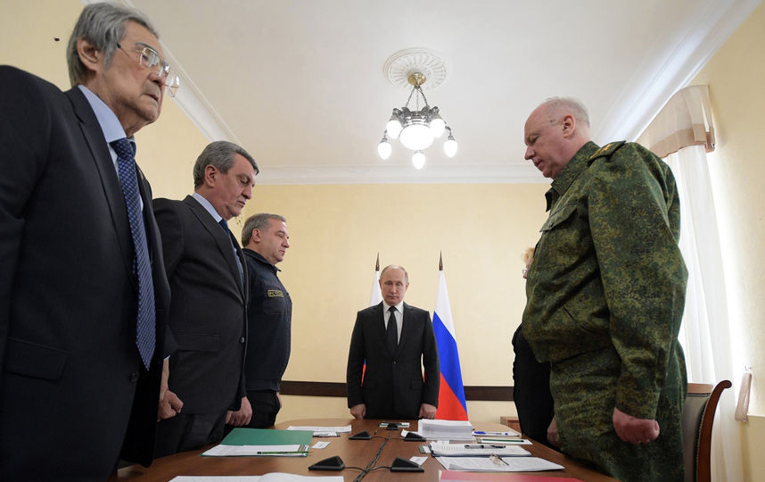 Президент России Владимир Путин рано утром 27 марта прилетел в Кемерово. Фото AFP