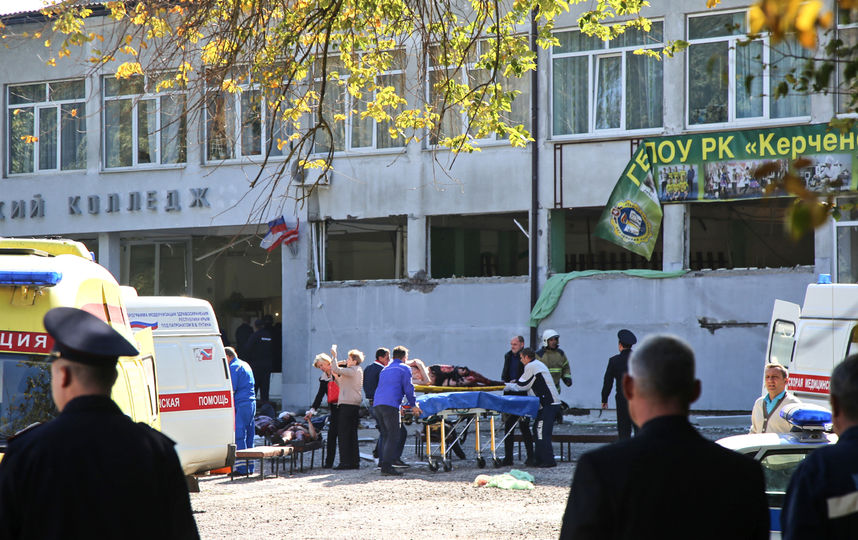 Родственник пострадавшей при нападении на керченский колледж: Дочка постоянно плачет
