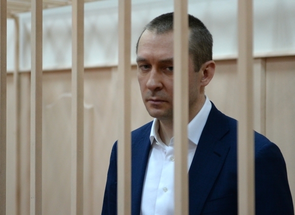 С полковника Захарченко сняли обвинение