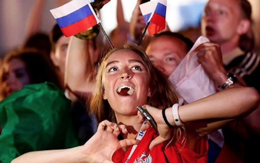 Болельщица сборной России по футболу. Фото Instagram/footballina