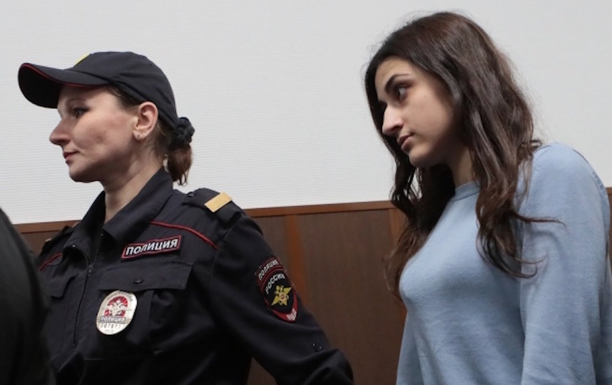 СК принял решение, нужно ли смягчать обвинение сёстрам Хачатурян