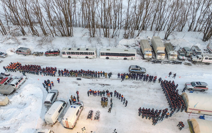 АН-148 потерпел крушение в районе деревни Аргуново. Фото AFP