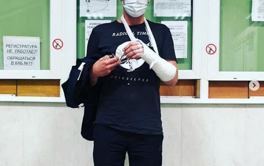 На фото- режиссер Сергей Ерженков, член съемочной группы. Фото instagram @xenia_sobchak