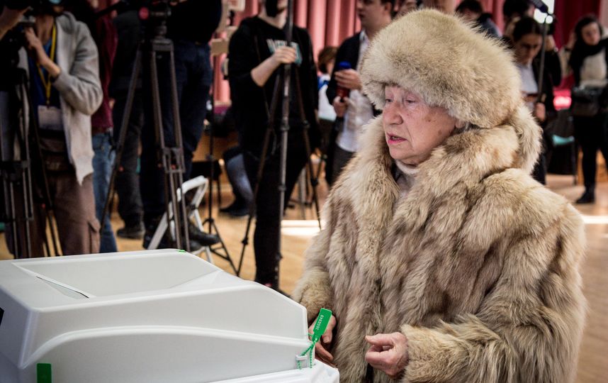 Голосование закончено во всех регионах России. Фото AFP